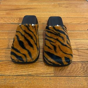 Charles and Keith Mule. Animal Print. Size 40